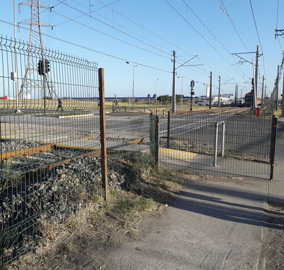 Construcción y mejoramiento de pasos peatonales